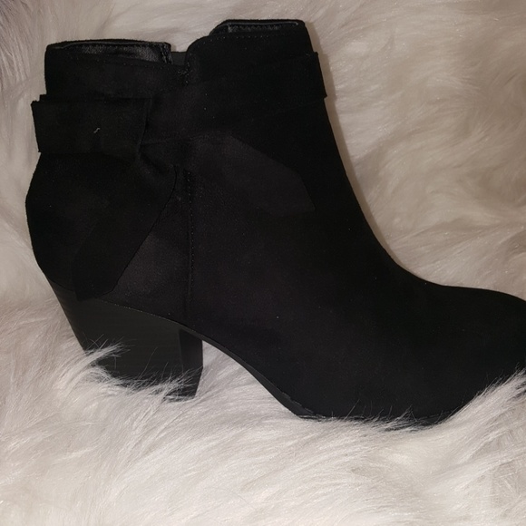 Last 1!!! Kathy Side Bow Ankle Bootie!. 7.5 - Picture 3 of 6